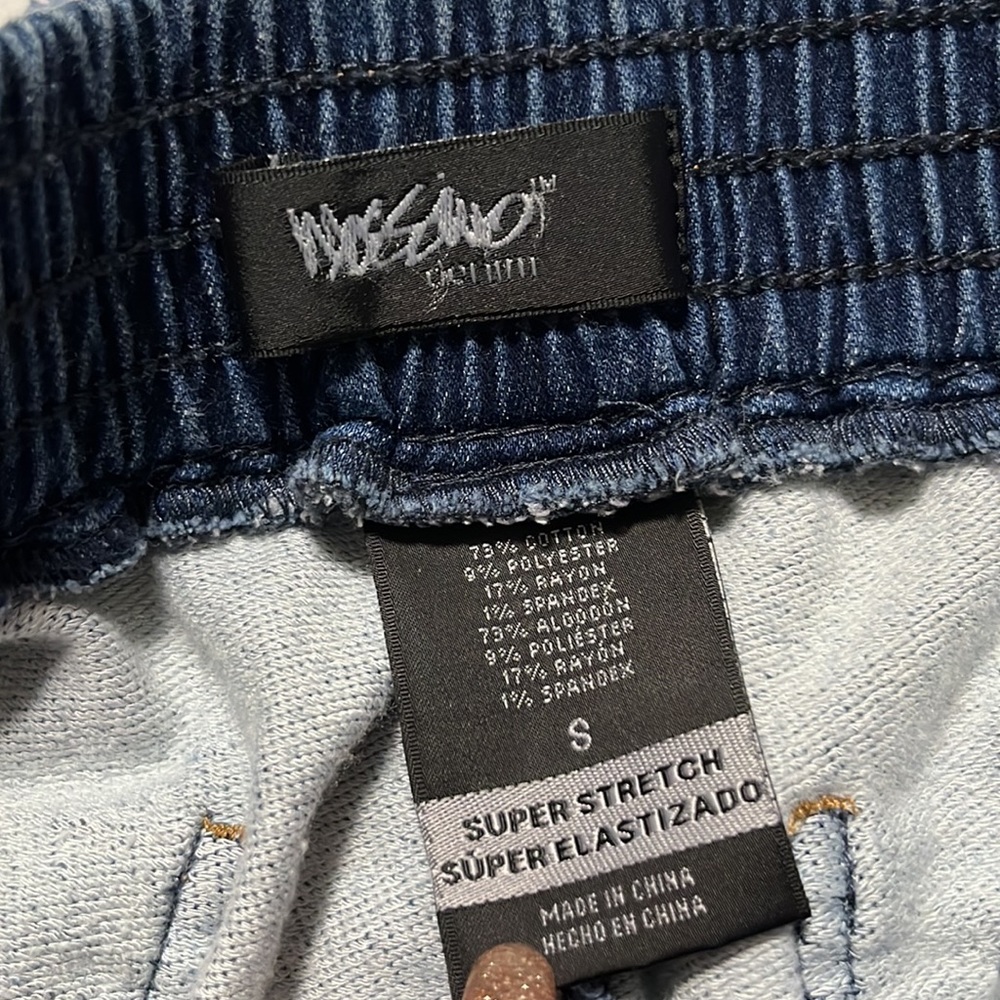 Women’s Mossimo denim shorts. Slightly used, no imperfections. - Picture 3 of 3